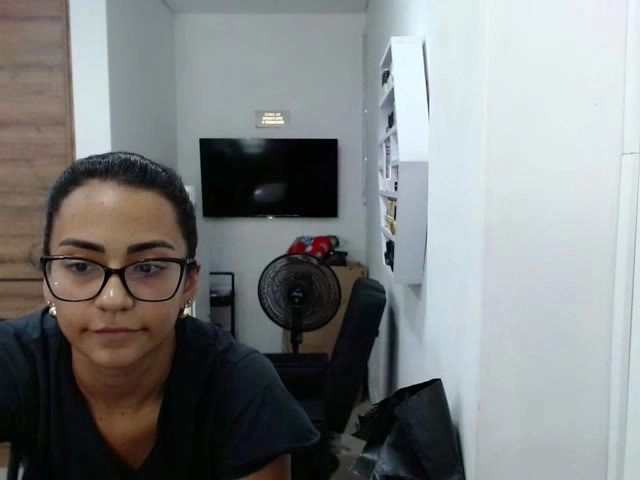 Webcam model khloexxx