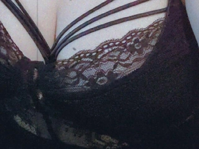 Webcam model EmilieJoly