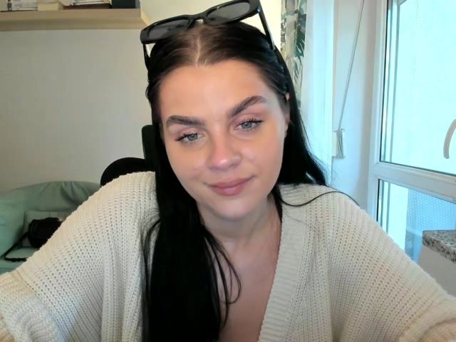 Webcam model mayaa2005