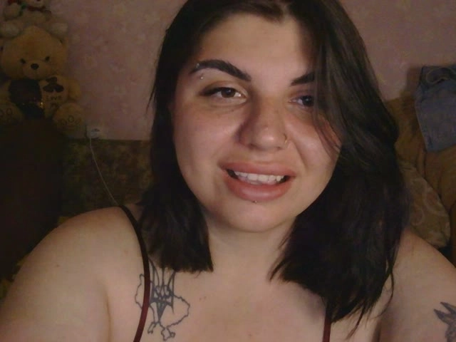 Webcam model LinaPeach