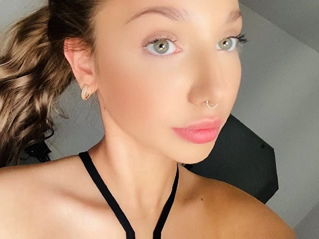 Webcam model EmmaFitness