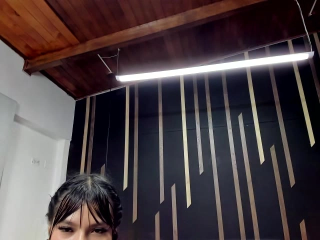 Webcam model DanielaLohan