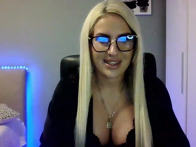 Webcam model LeylaBlond