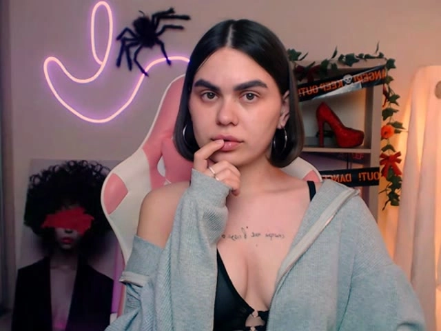 Webcam model Sexenia