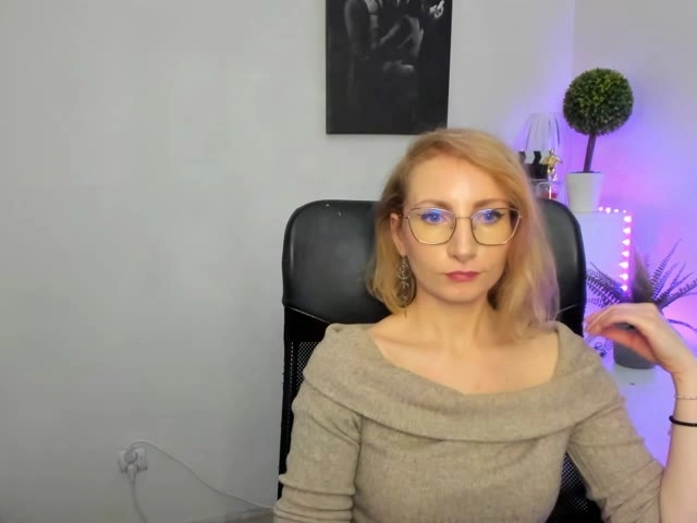 Webcam model Cinderellaxo