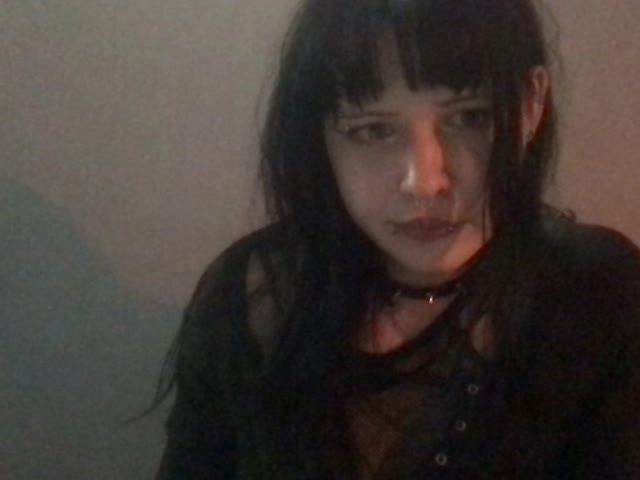 Webcam model ScarletWild