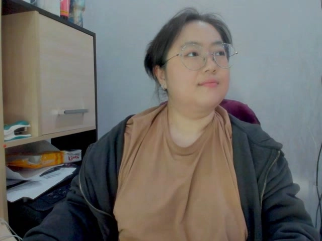 Webcam model QiraNiki