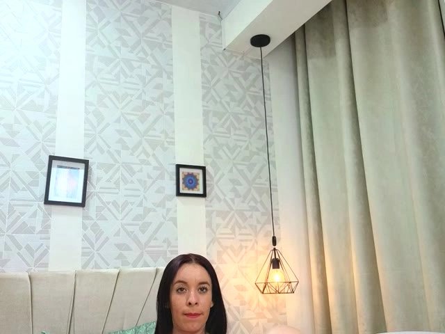 Webcam model laurawilson