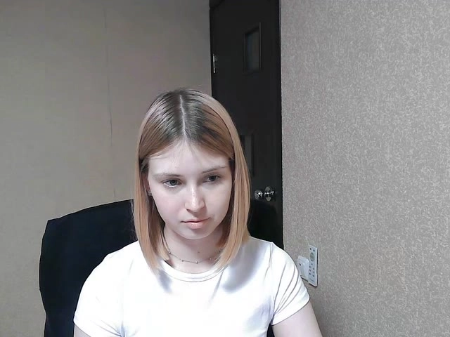 Webcam model MoonlitVeya