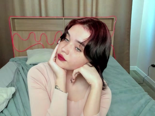 Webcam model Roksanna